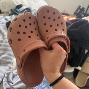 CROCS Classic Clog in Rose Pink